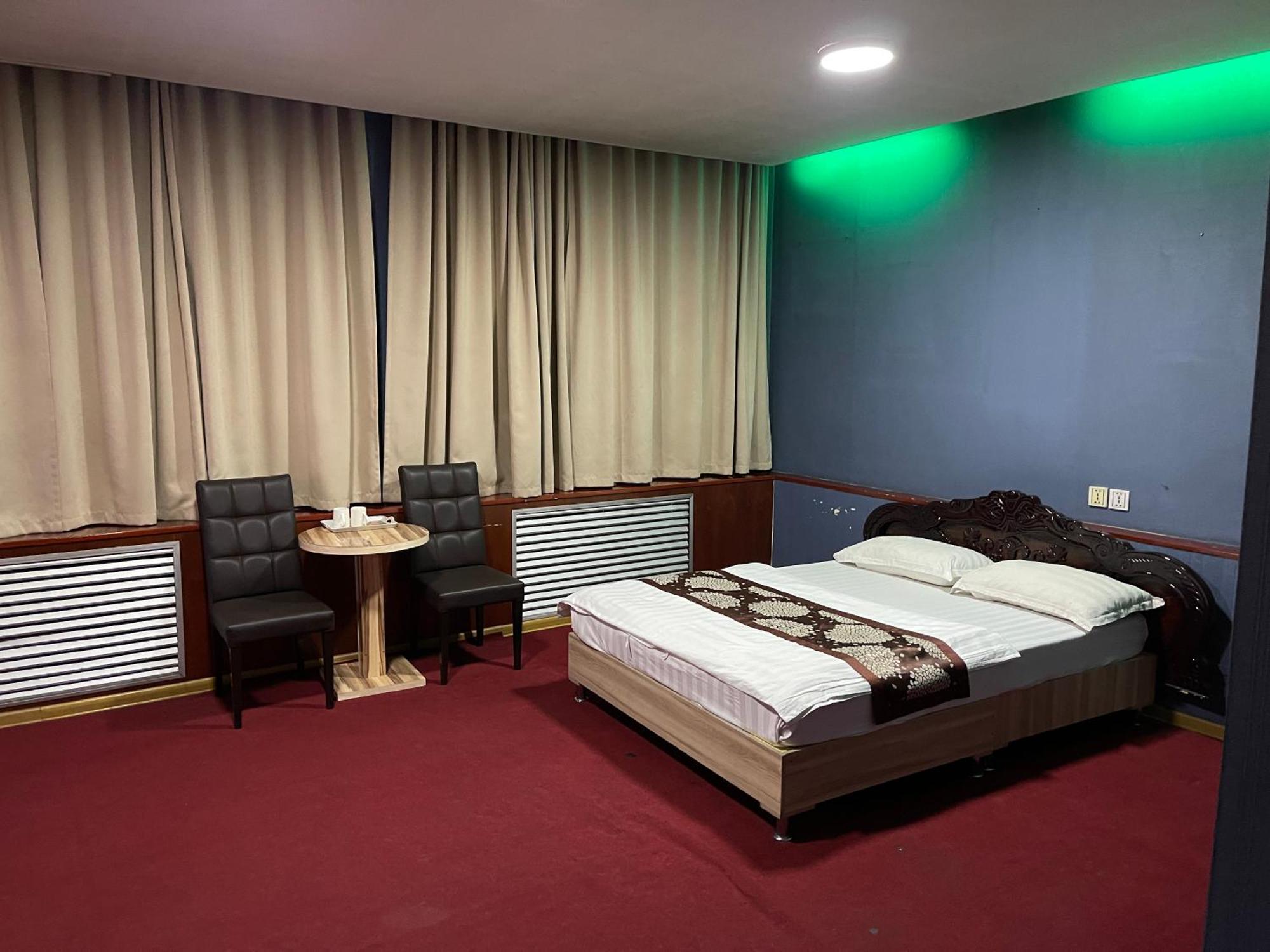 Zolotoi Drakon Hotel Αλμάτι Εξωτερικό φωτογραφία