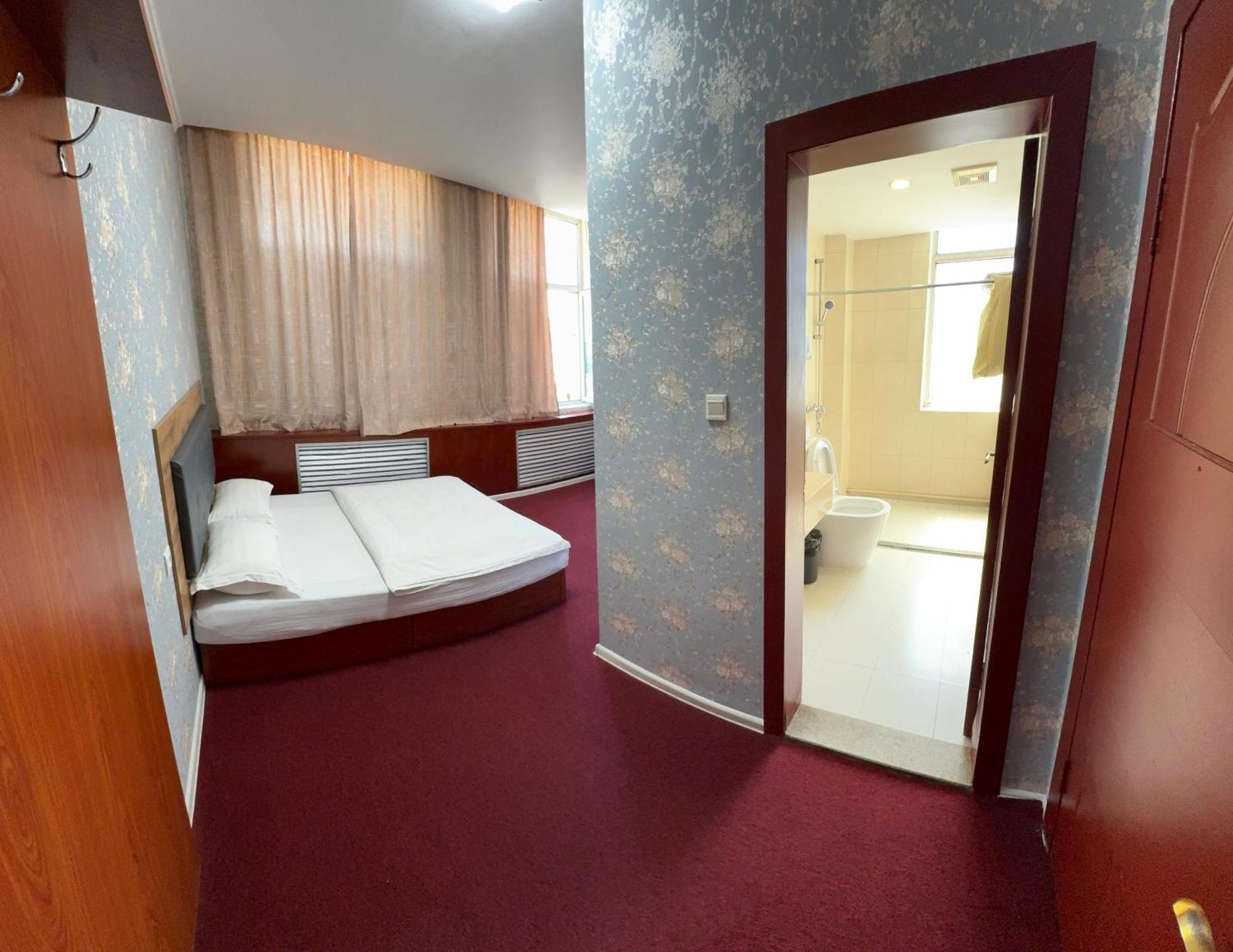 Zolotoi Drakon Hotel Αλμάτι Εξωτερικό φωτογραφία
